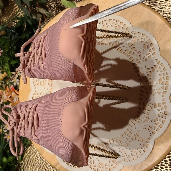 Air Cushion Lace Up Walking Pink Sneakers - Picture 6 of 12